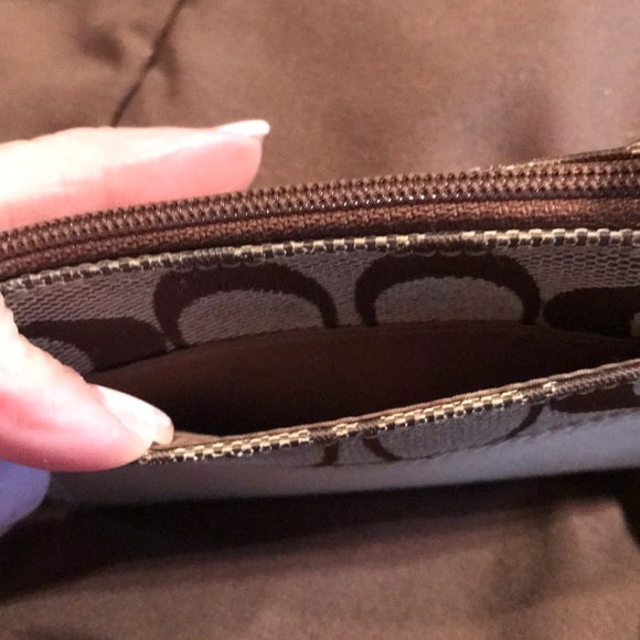 Classic coach key chain purse - Picture 4 of 5